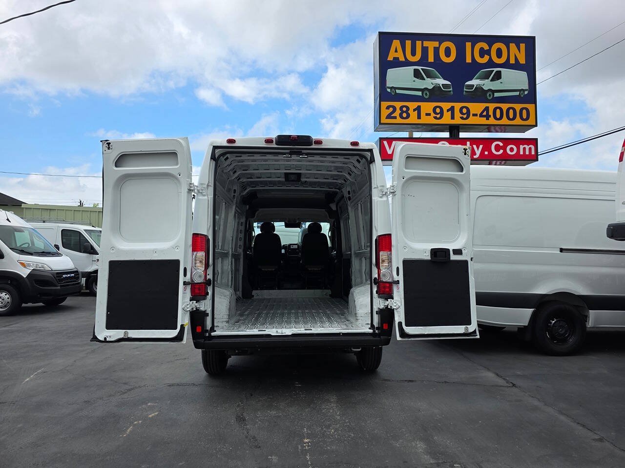 Used 2025 RAM ProMaster 3500 w/ Convenience Group FWD image 12
