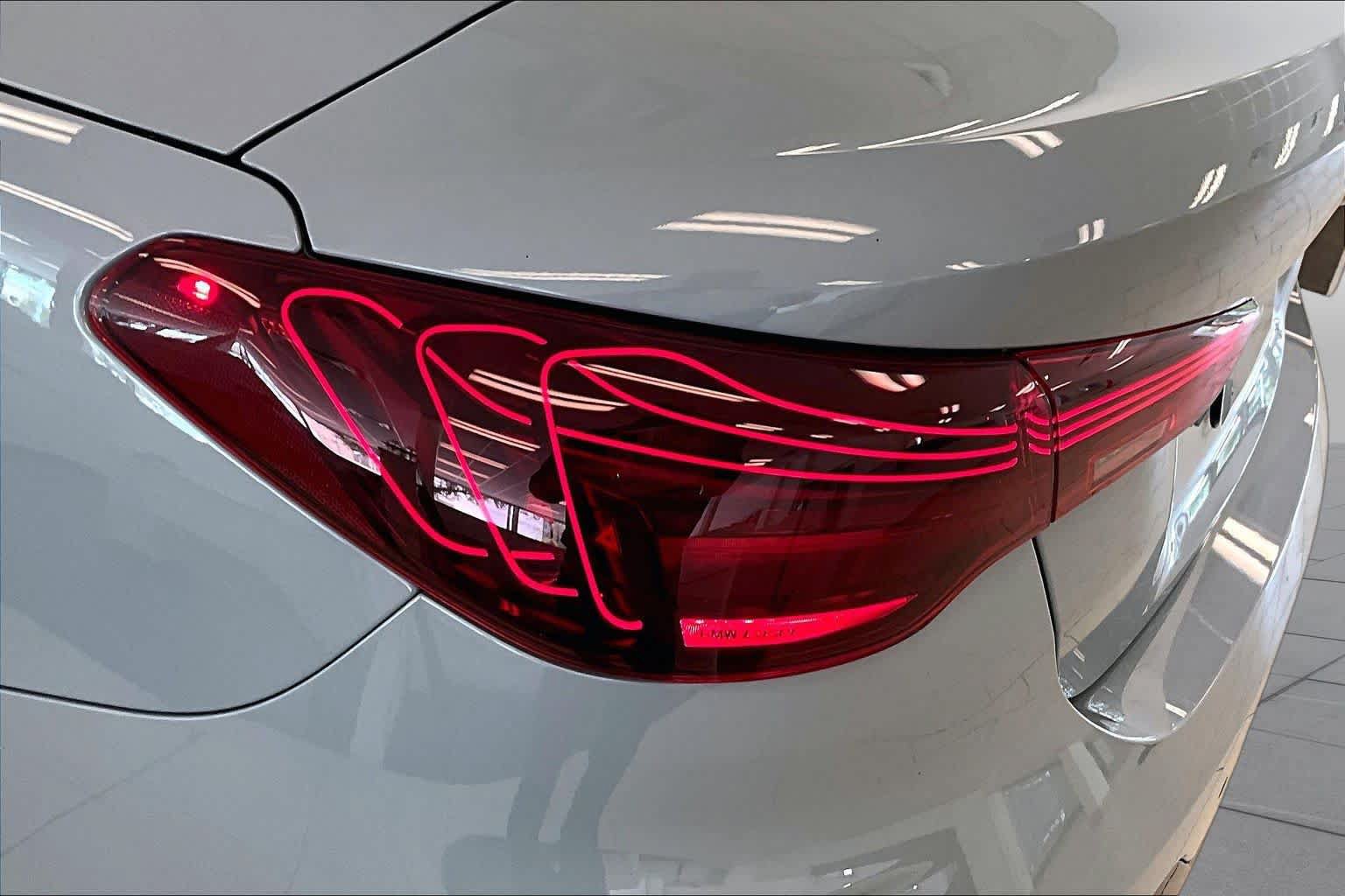 Used 2026 BMW M440i Convertible w/ Premium Package RWD image 25