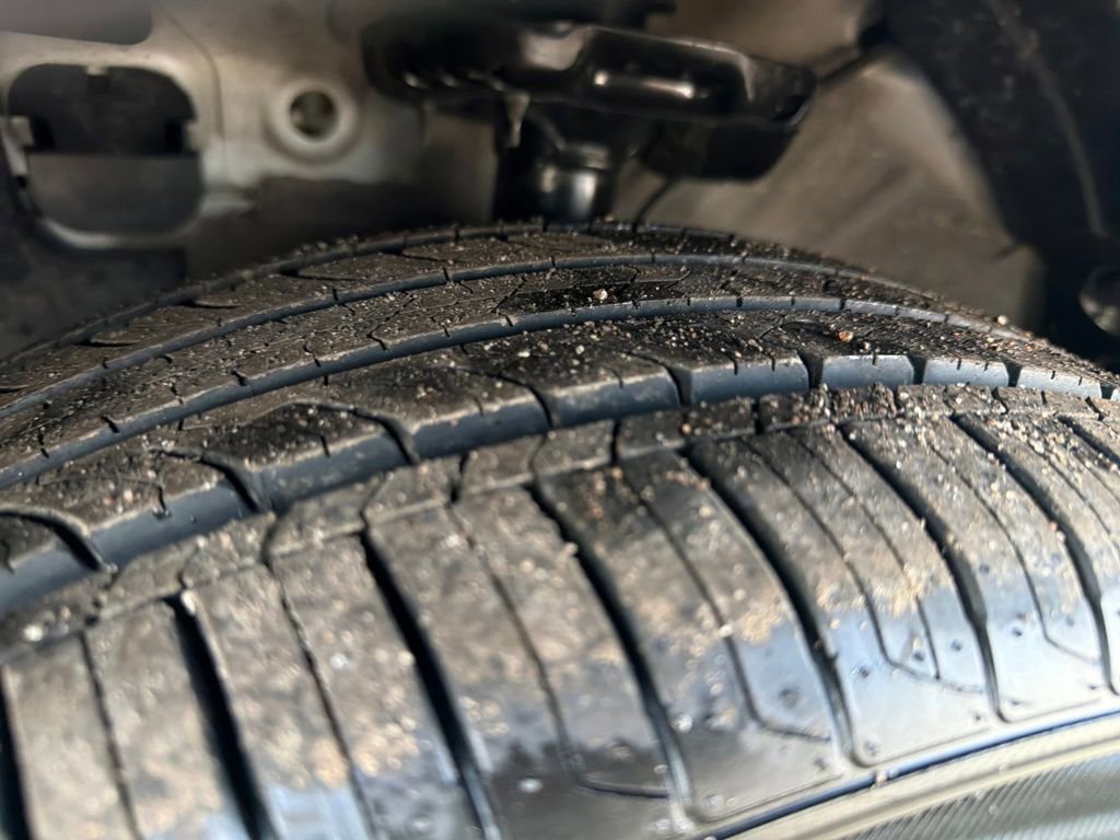 Used 2024 Hyundai Venue SEL image 31