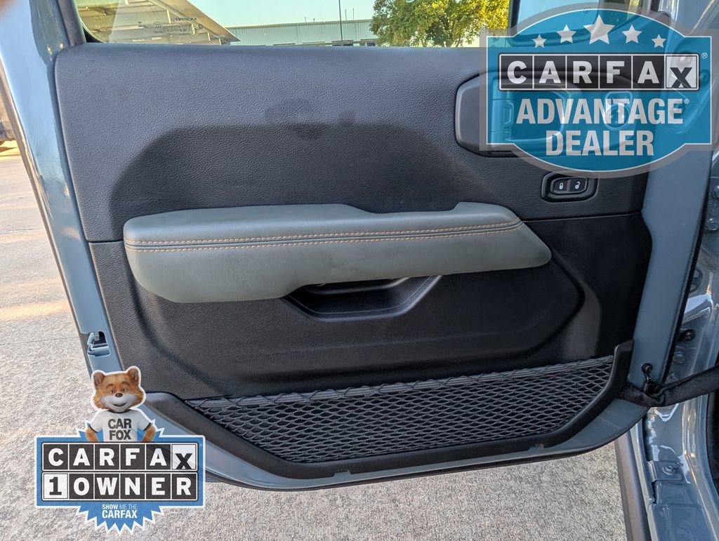Used 2025 Jeep Gladiator Mojave AWD/4WD image 17