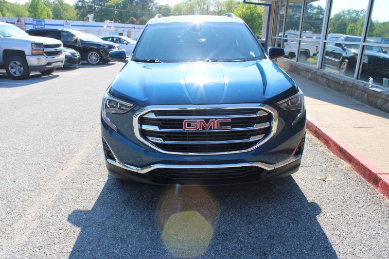Used 2021 GMC Terrain SLT image 2