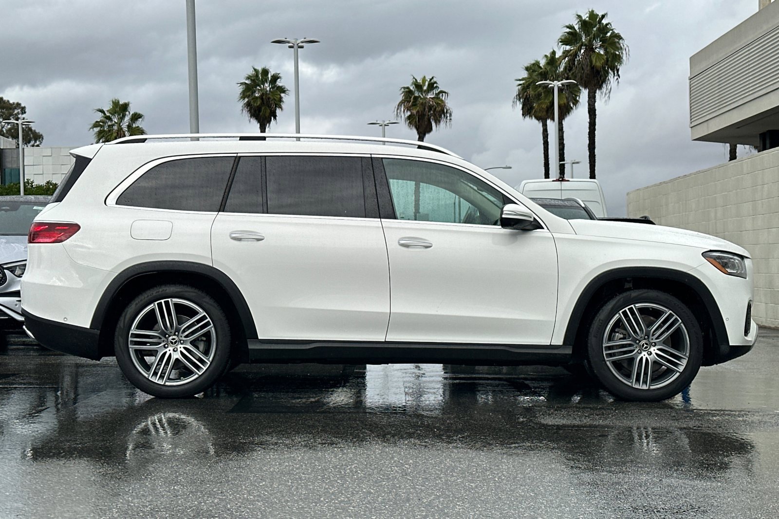 Certified 2025 Mercedes-Benz GLS 450 4MATIC image 3