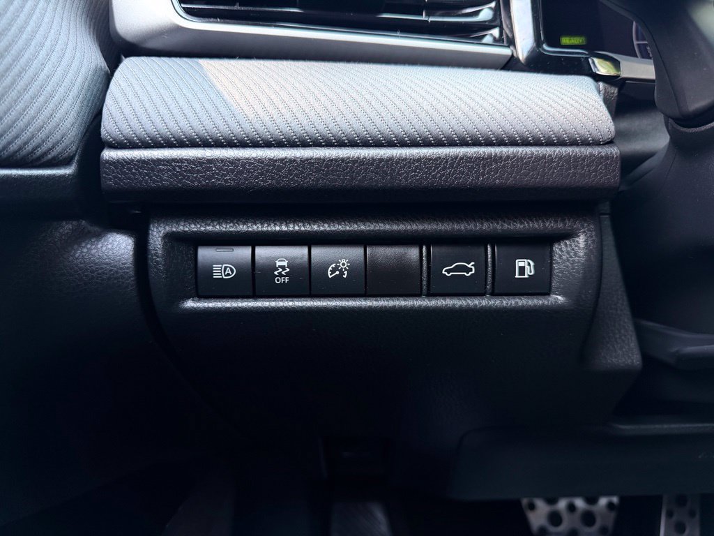 Used 2025 Toyota Camry SE FWD image 18