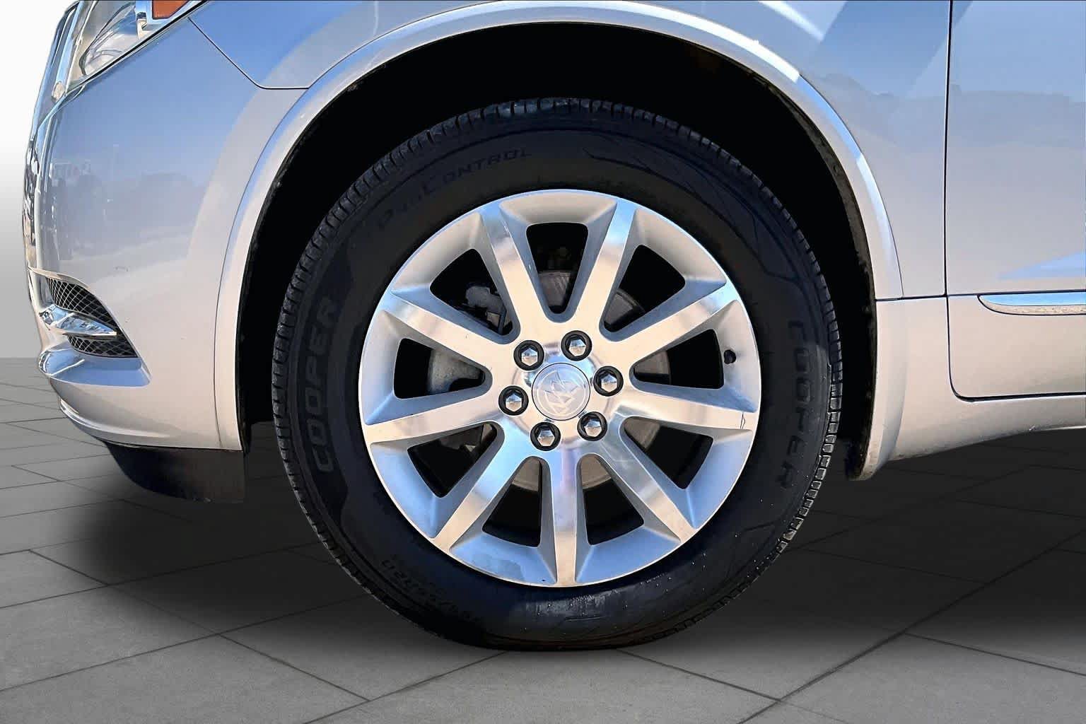 Used 2017 Buick Enclave Premium FWD image 11