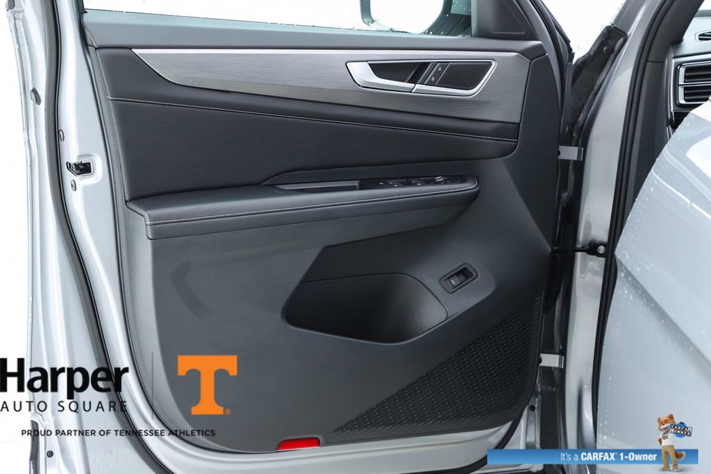 Used 2024 Volkswagen Atlas Cross Sport SE w/ Panoramic Sunroof Package image 18