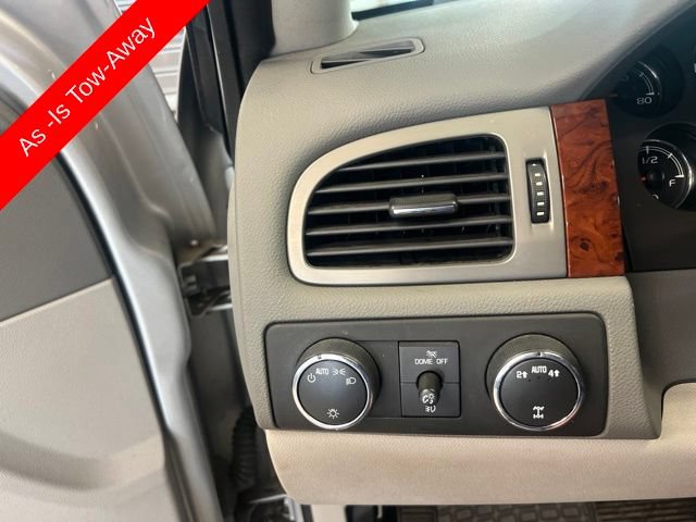 Used 2014 Chevrolet Suburban LT w/ Luxury Package AWD/4WD image 13