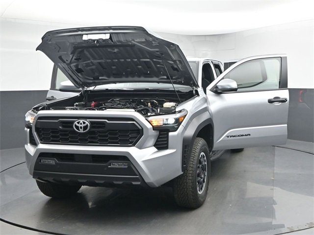 Used 2024 Toyota Tacoma TRD Off-Road image 46