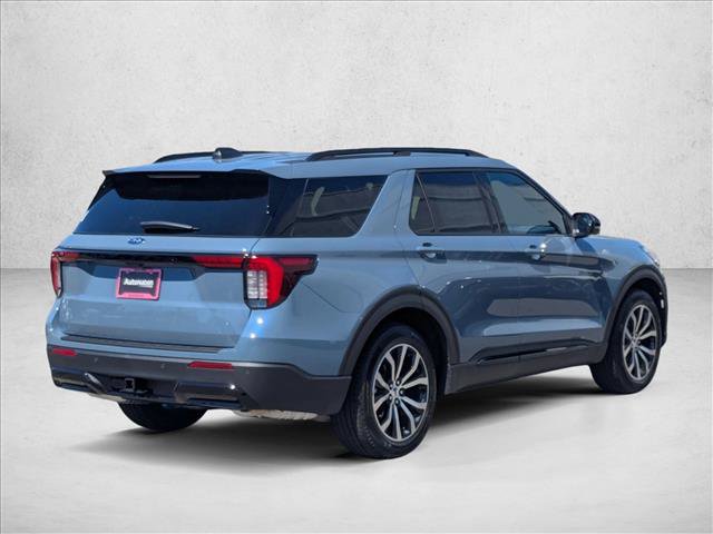 New 2026 Ford Explorer ST-Line RWD video 2