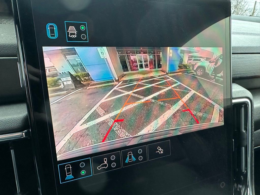 Certified 2025 GMC Yukon Denali image 28