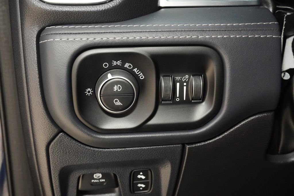 Used 2024 RAM 1500 Limited image 27