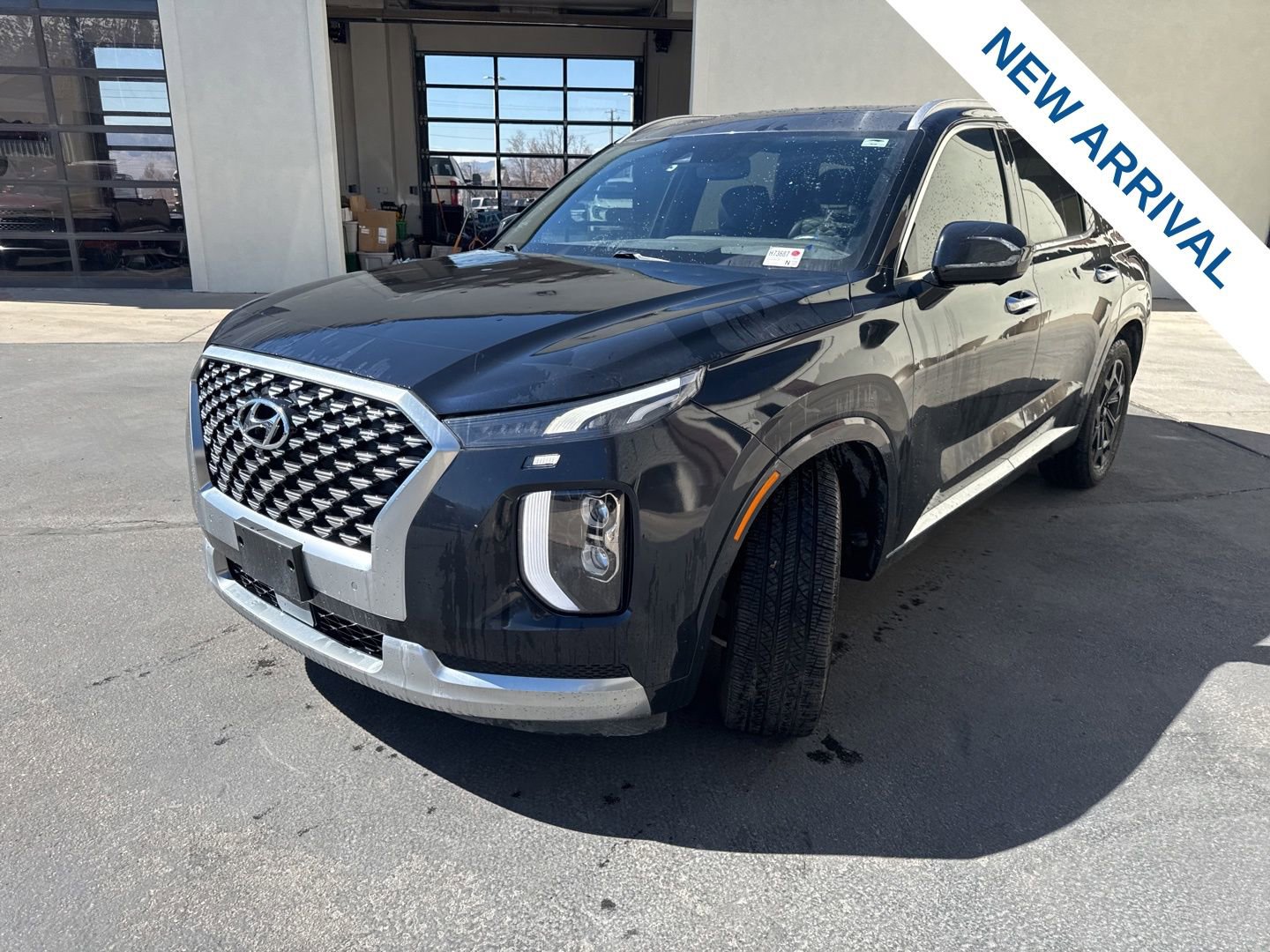 Used 2021 Hyundai Palisade Calligraphy image 3