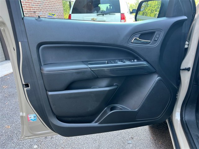 Used 2022 GMC Canyon AT4 w/ Trailering Package image 10