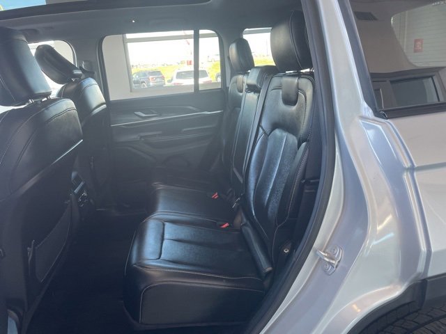 Used 2023 Jeep Grand Cherokee Limited image 14