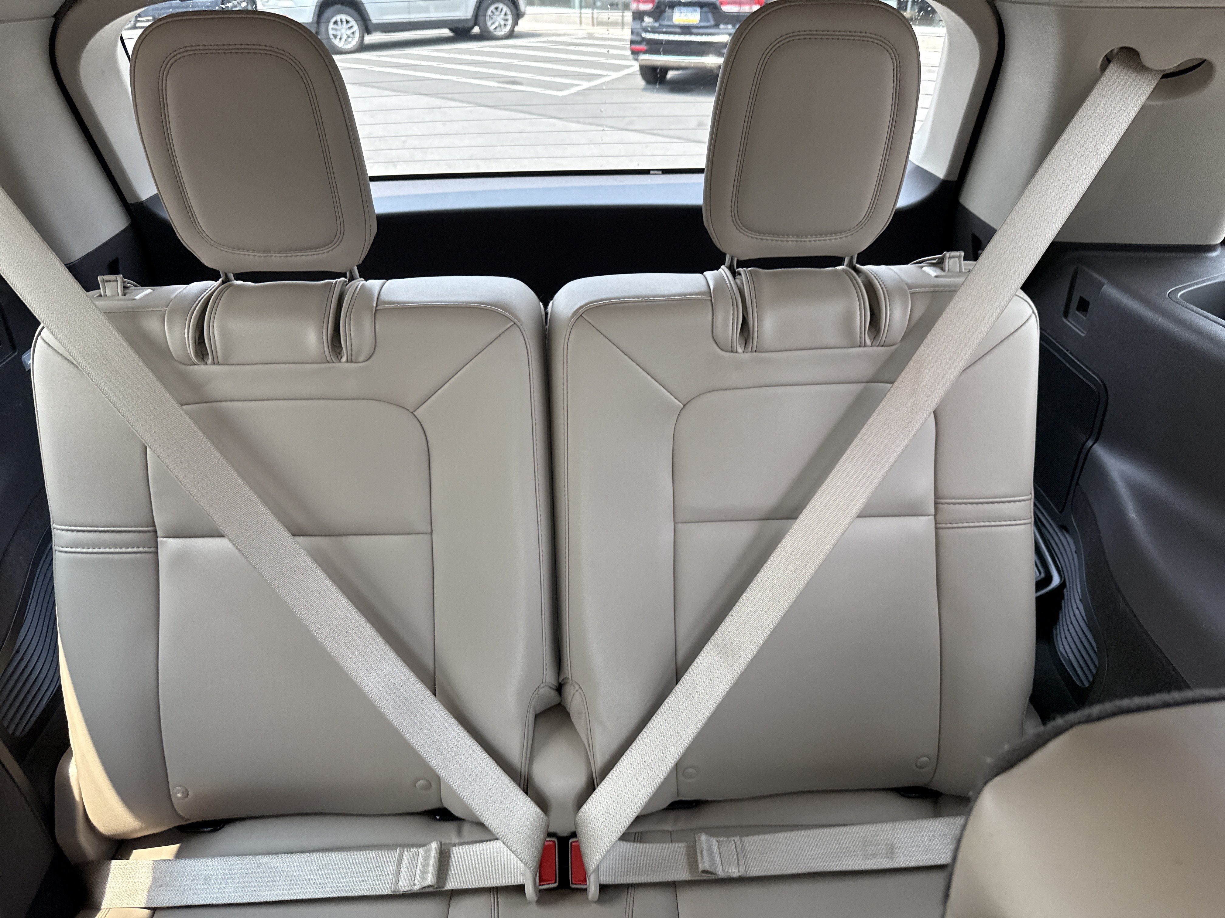 Used 2022 Lincoln Aviator AWD w/ Premium Package image 14