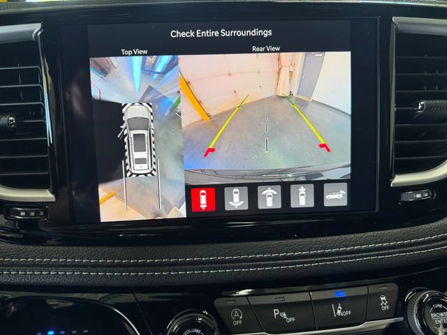 New 2027 Chrysler Pacifica Limited w/ Trailer Tow Group FWD image 18