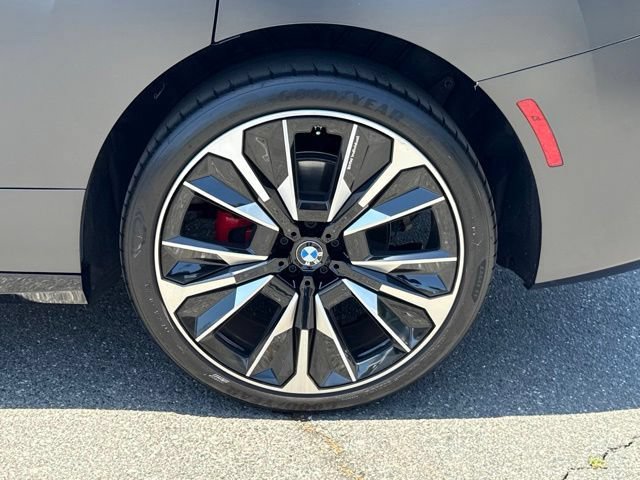 Used 2026 BMW iX xDrive60 w/ M Sport Package AWD/4WD image 14