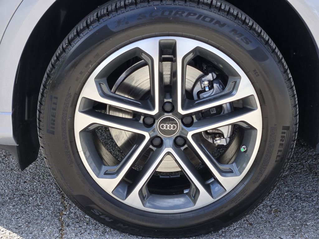 Used 2025 Audi Q5 Premium Plus w/ Premium Plus AWD/4WD image 16