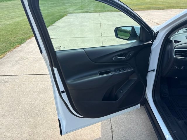 Used 2024 Chevrolet Equinox LT FWD image 12