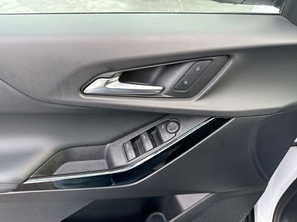 Used 2025 Chevrolet Equinox LT image 23