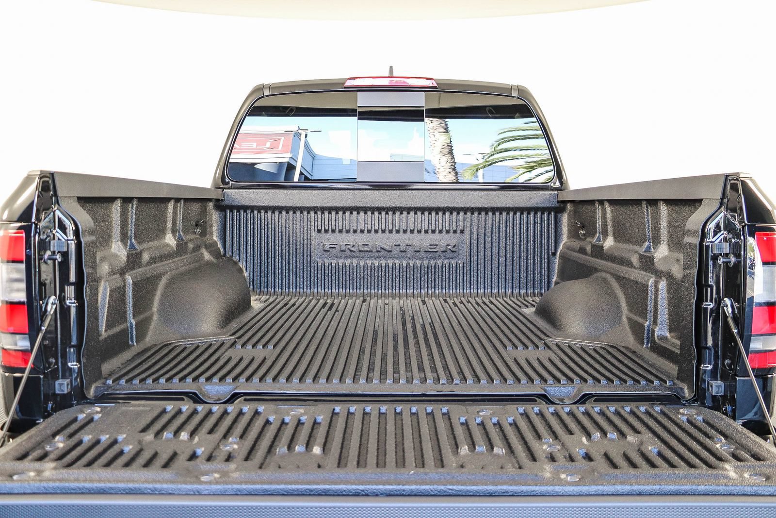 New 2027 Nissan Frontier SV w/ Tow Package RWD image 13