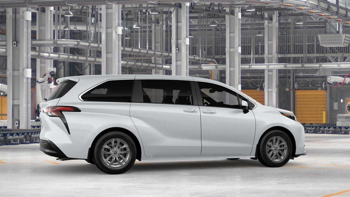 New 2026 Toyota Sienna LE FWD image 11