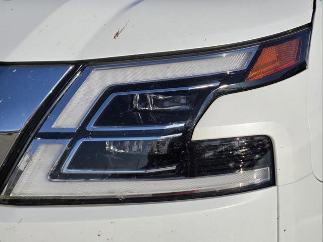 Used 2022 Nissan Armada SV w/ SV Appearance Package image 9