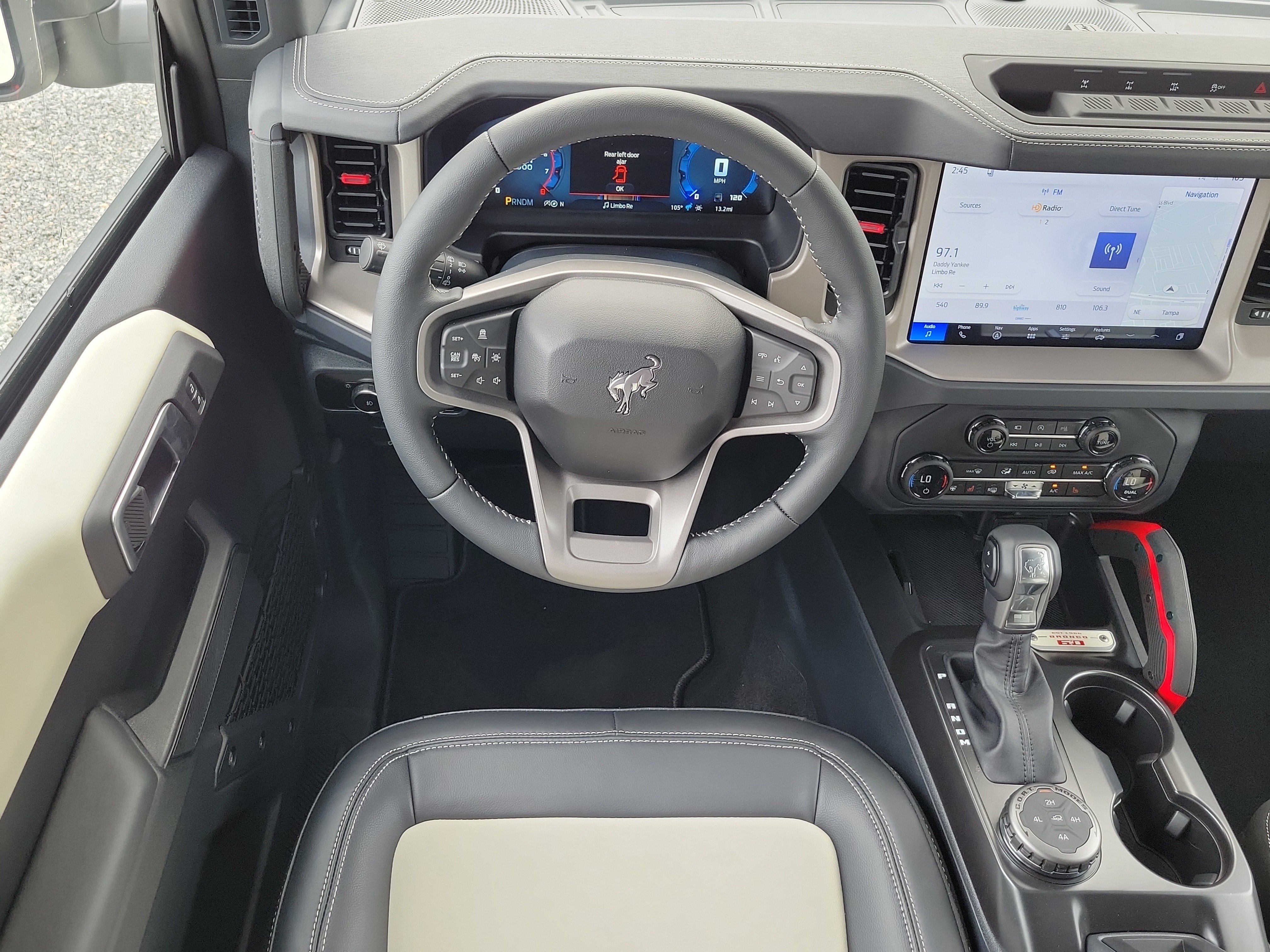 New 2026 Ford Bronco Outer Banks w/ Sasquatch Package AWD/4WD image 15