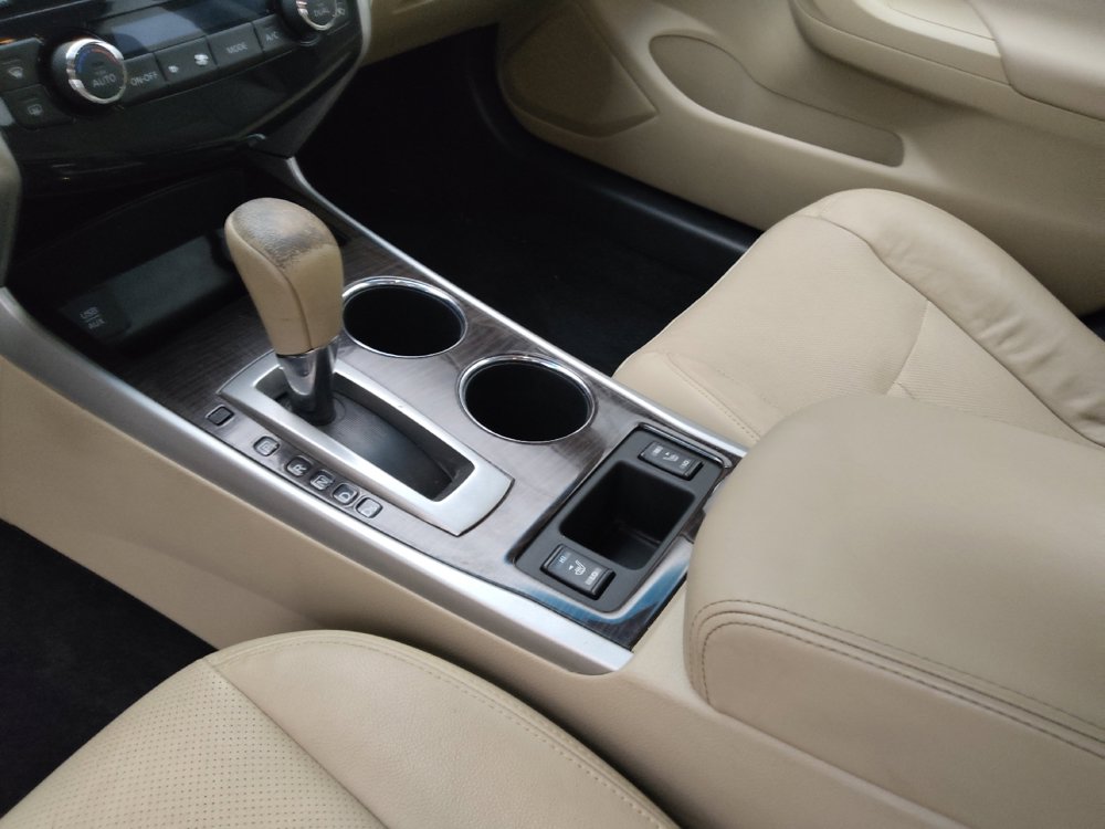 Used 2015 Nissan Altima 3.5 SL FWD image 26
