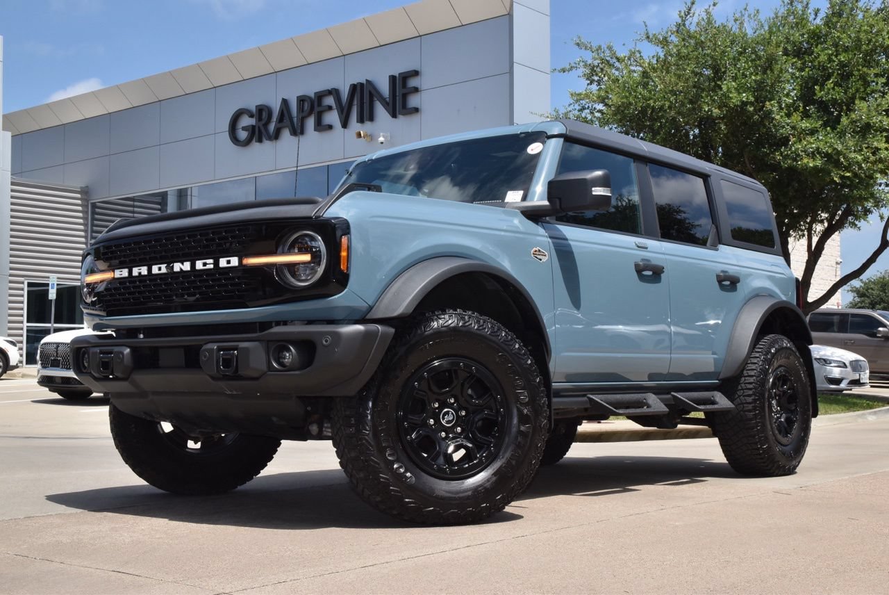 Certified 2023 Ford Bronco Wildtrak AWD/4WD image 2
