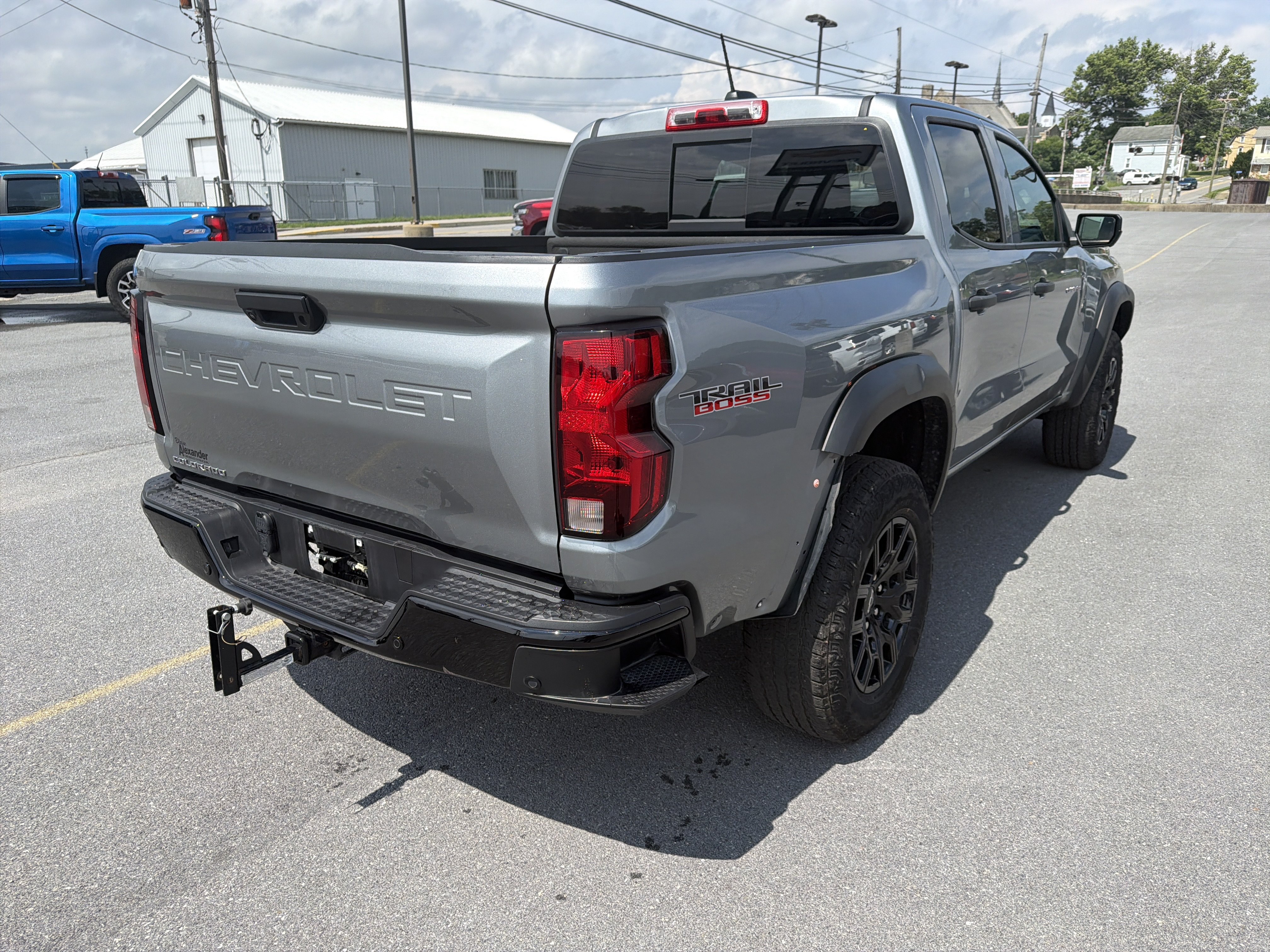 Used 2024 Chevrolet Colorado Trail Boss w/ Technology Package AWD/4WD image 3
