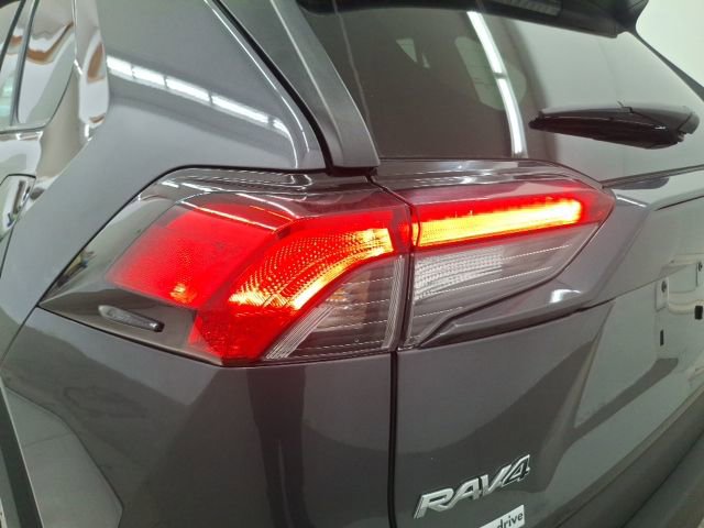 Used 2021 Toyota RAV4 XLE w/ Convenience Package image 69