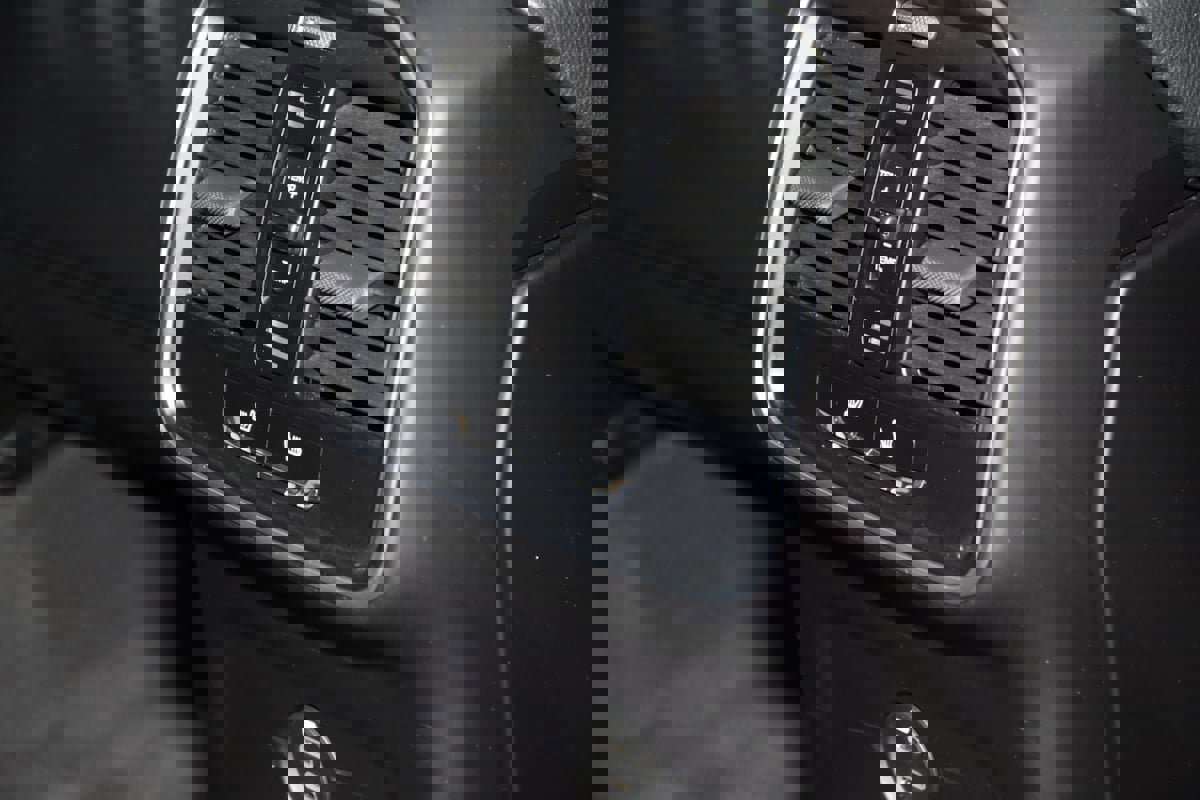 Used 2020 Porsche Macan image 15