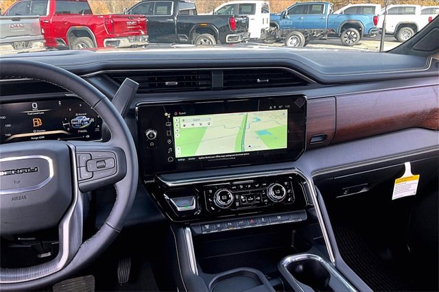 New 2026 GMC Sierra 3500 Denali Ultimate w/ LPO, Black Badging Package image 7