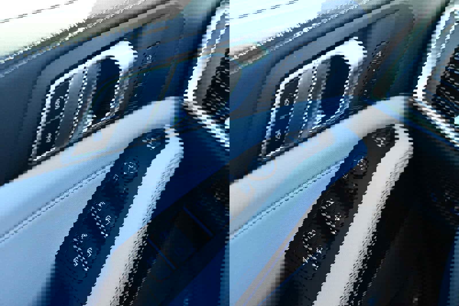 New 2026 BMW X5 xDrive50e w/ Premium Package image 20