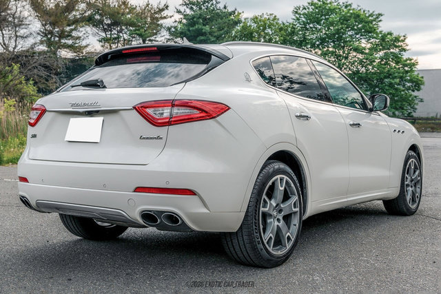 Used 2017 Maserati Levante S AWD/4WD image 8
