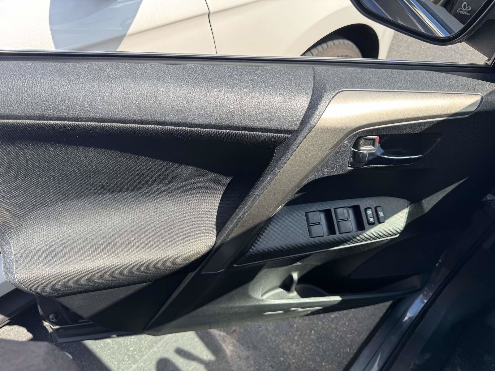 Used 2015 Toyota RAV4 XLE AWD/4WD image 13