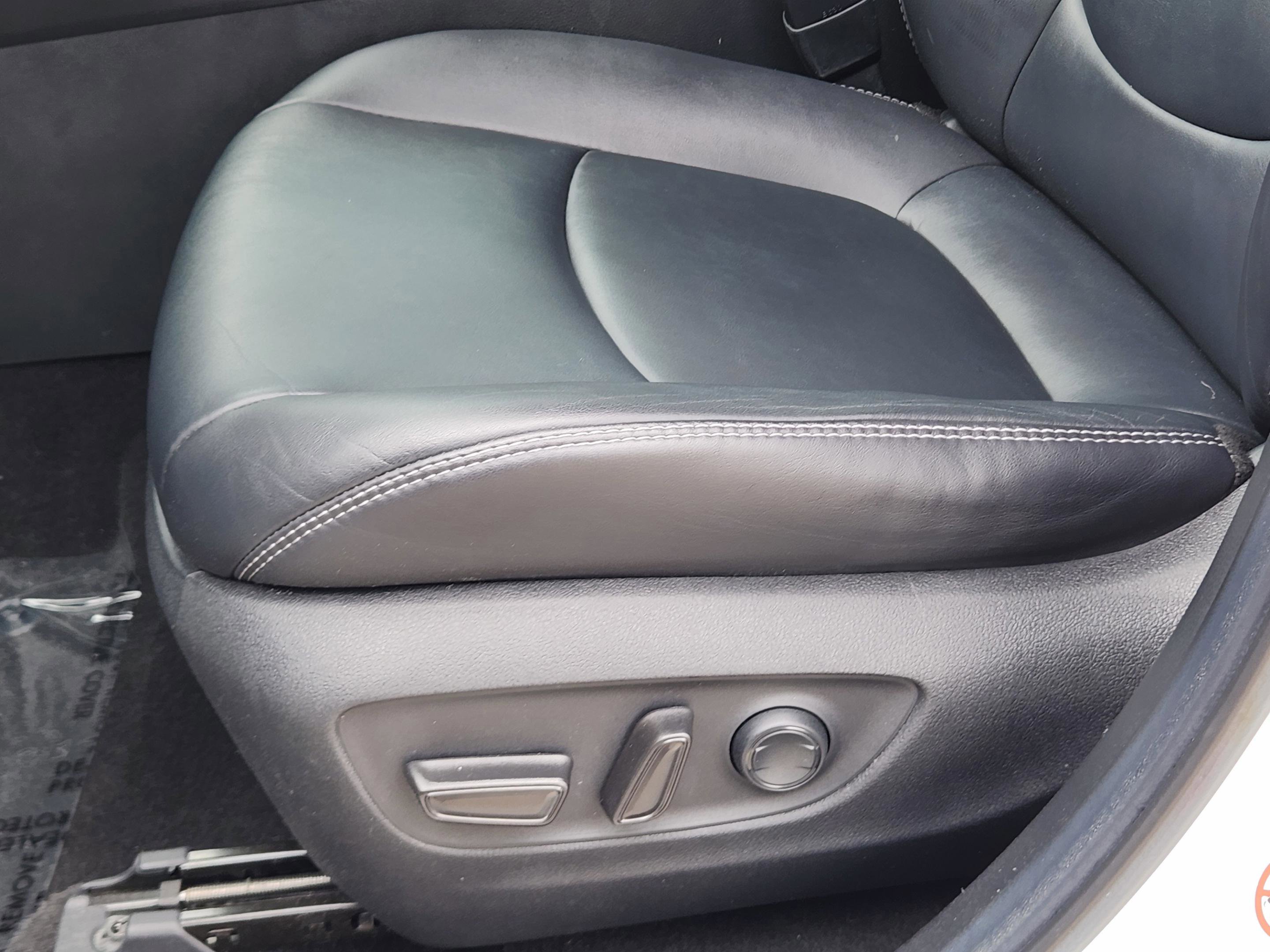Used 2019 Toyota RAV4 XLE Premium FWD image 19
