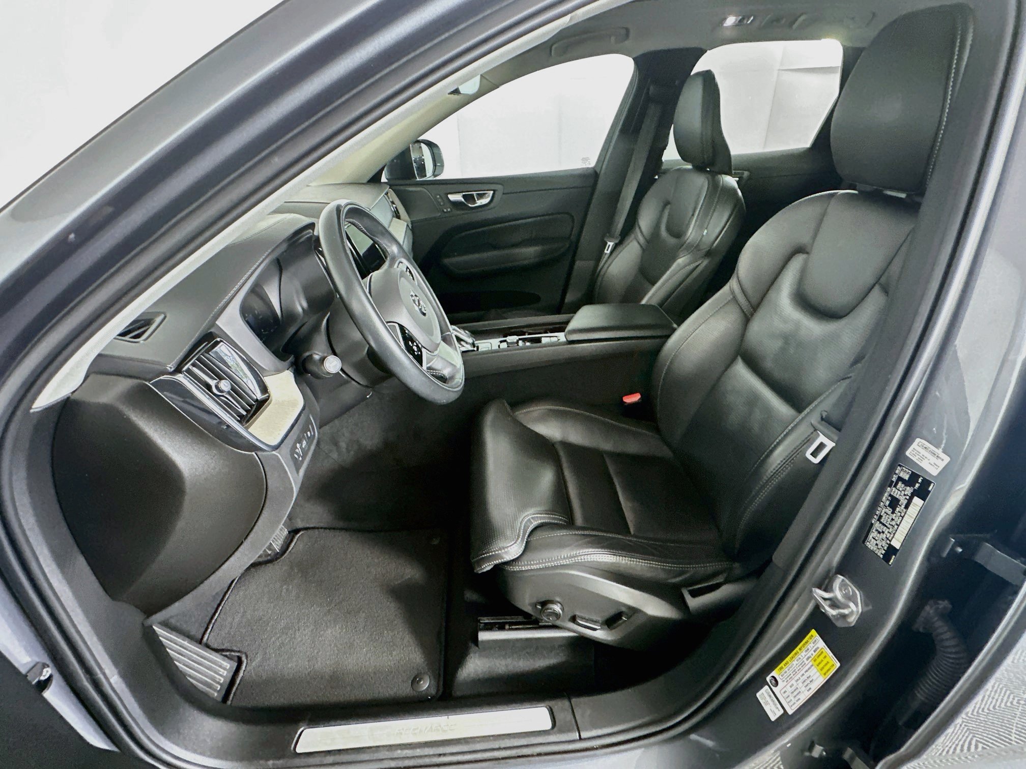 Used 2021 Volvo XC60 T8 Inscription w/ Advanced Package AWD/4WD image 13