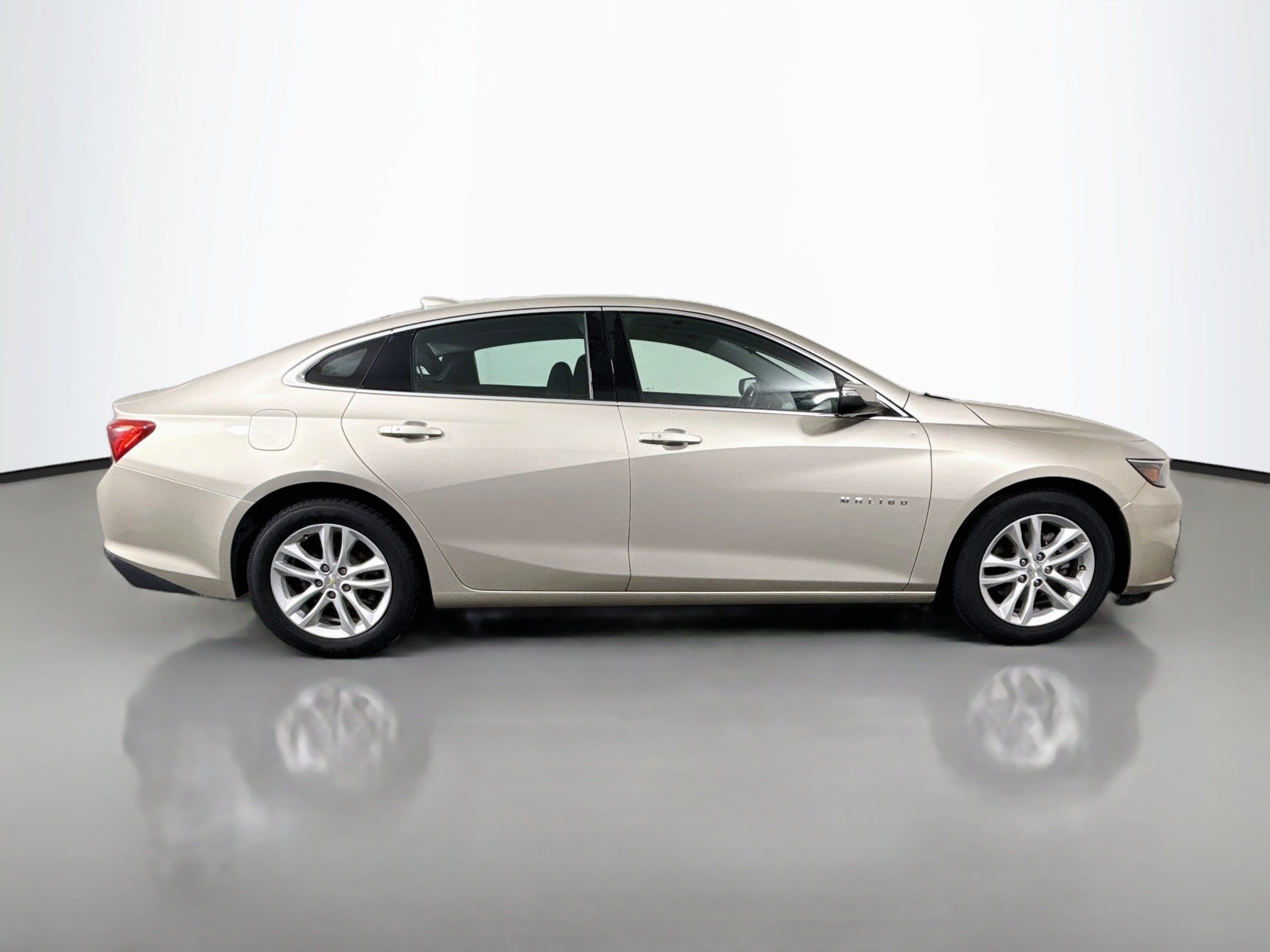 Used 2016 Chevrolet Malibu LT w/ Driver Confidence Package FWD image 11