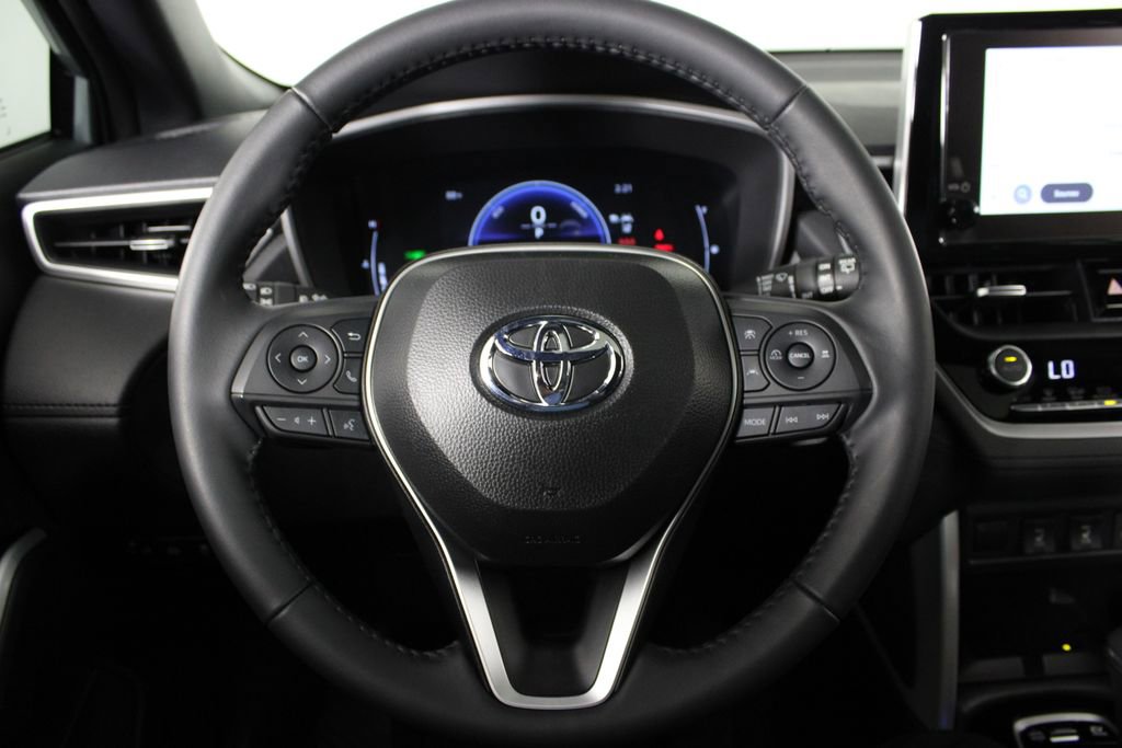 Used 2025 Toyota Corolla Cross AWD Hybrid w/ Convenience Package image 9