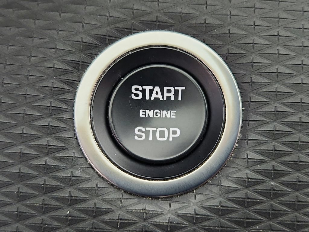 Used 2023 Land Rover Range Rover Evoque R-Dynamic S AWD/4WD image 20
