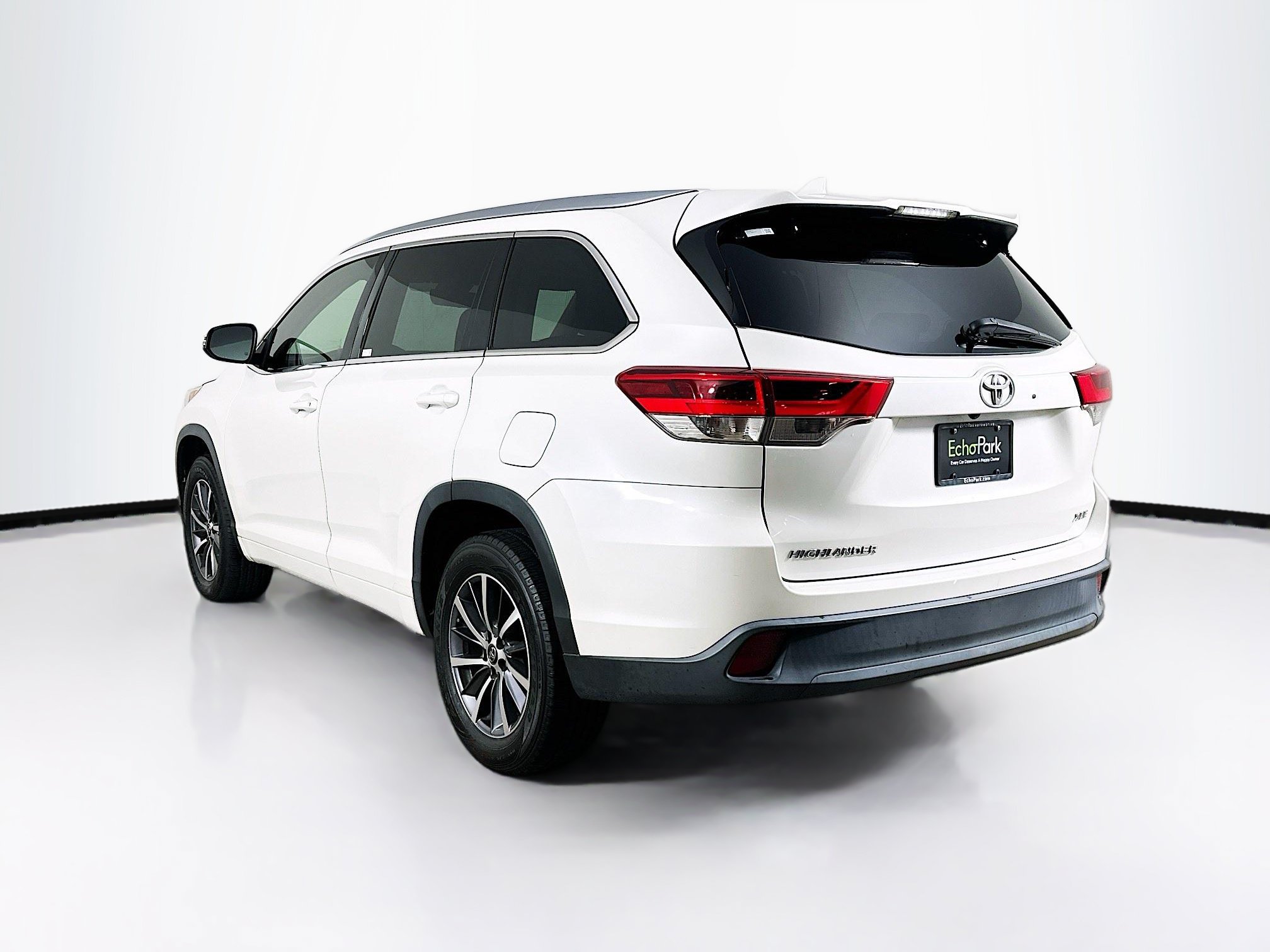 Used 2018 Toyota Highlander XLE FWD image 5