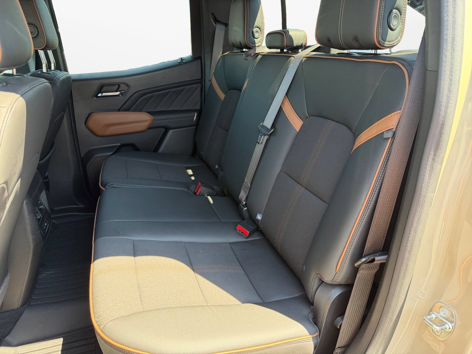 Used 2023 GMC Canyon AT4 w/ Canyon Safety Plus Package AWD/4WD image 15