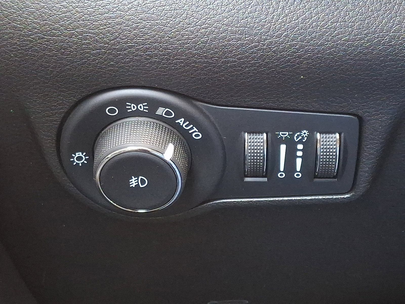 Certified 2023 Jeep Compass Limited w/ Elite Group image 27