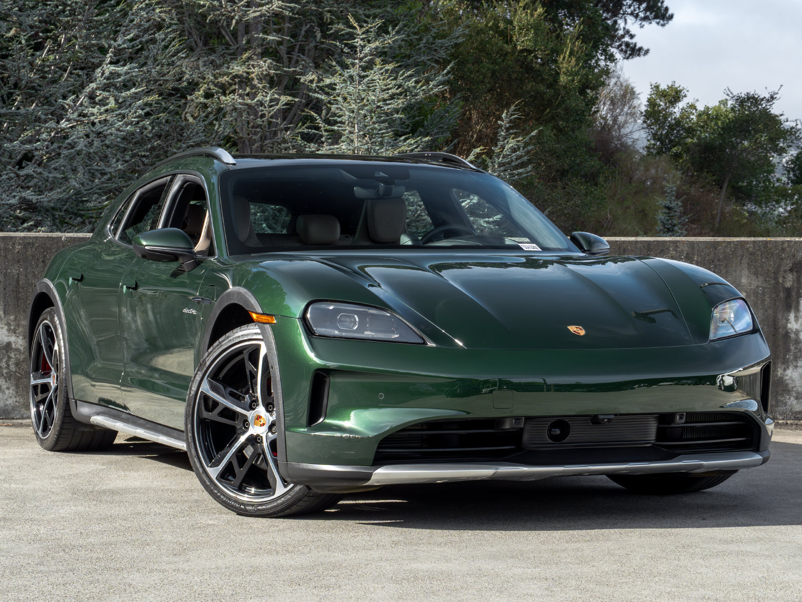 Certified 2025 Porsche Taycan 4S AWD/4WD image 6