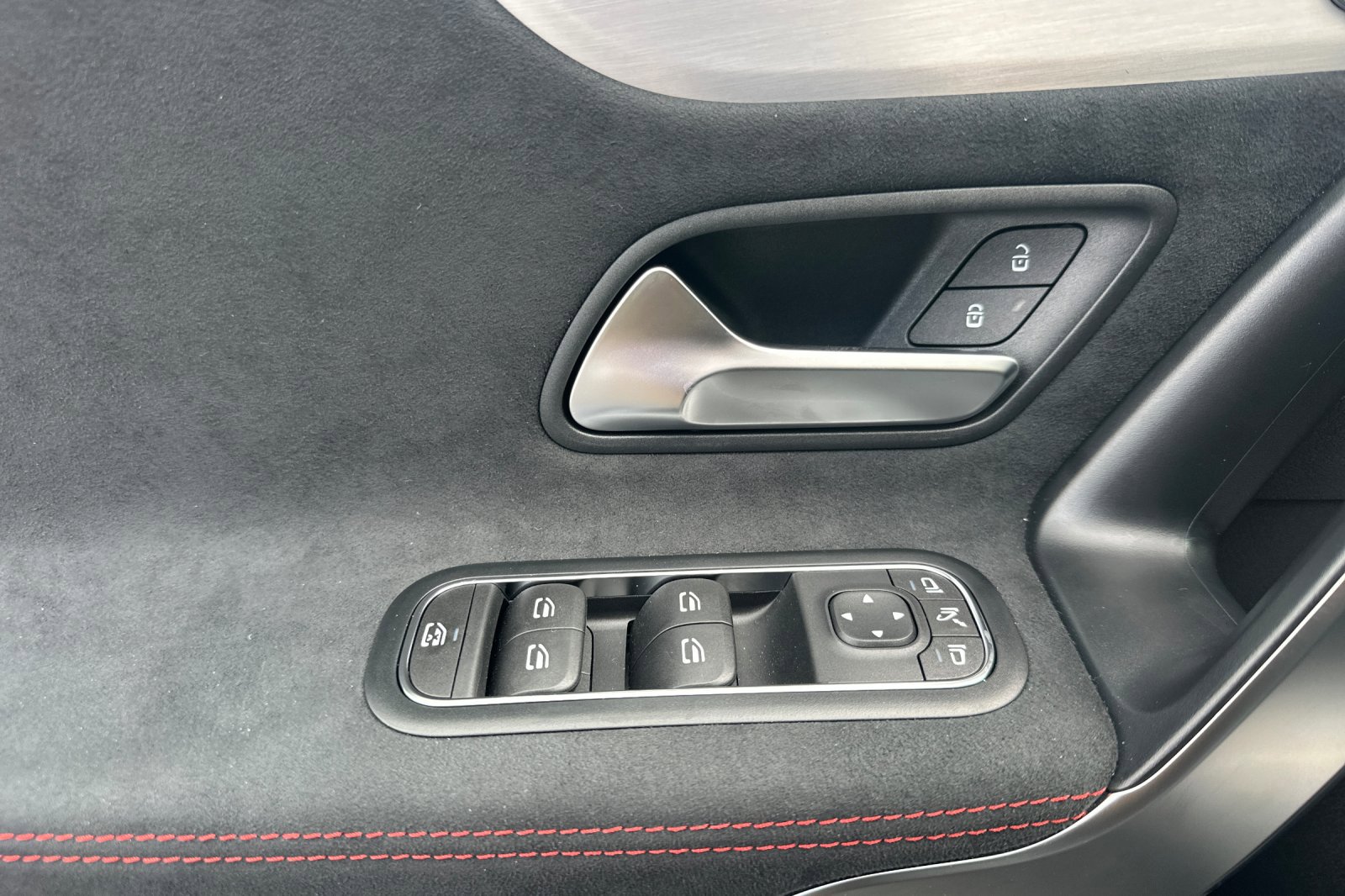 New 2025 Mercedes-Benz CLA 250 4MATIC image 11