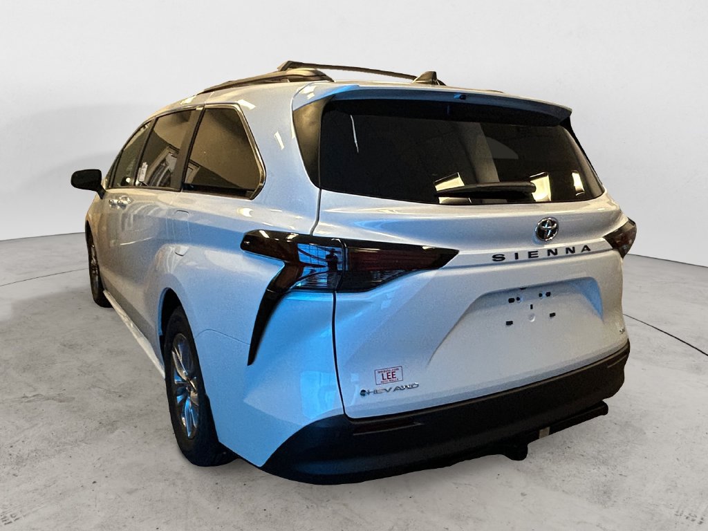 New 2026 Toyota Sienna XLE AWD/4WD image 3