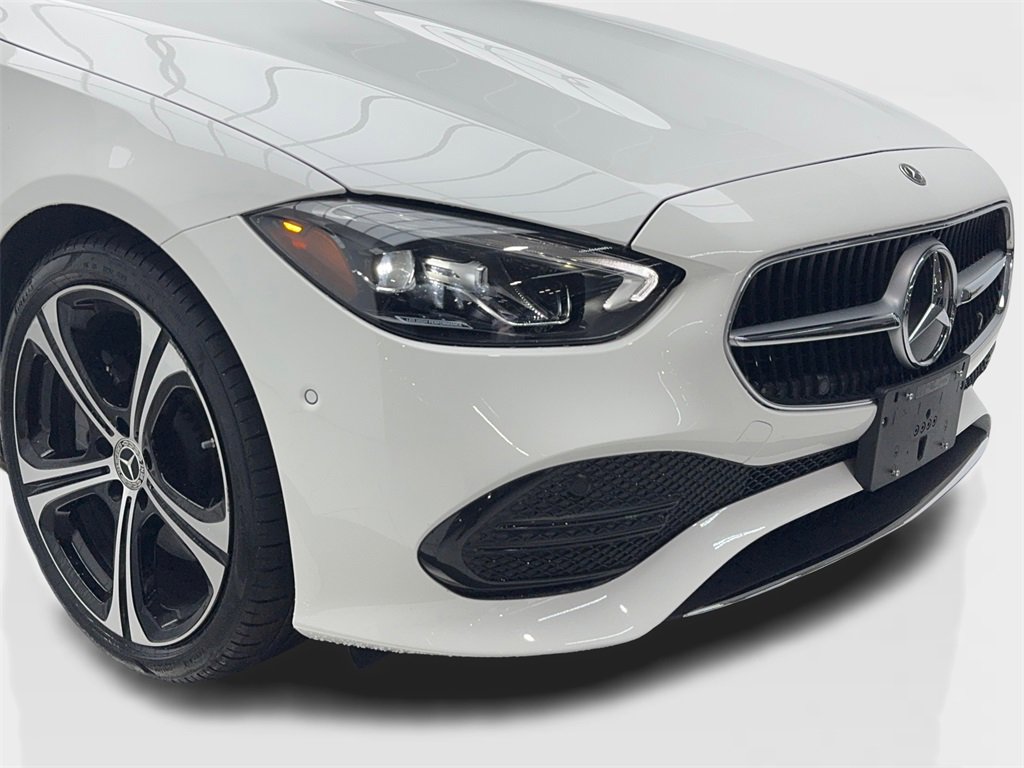Used 2025 Mercedes-Benz C 300 Sedan image 3