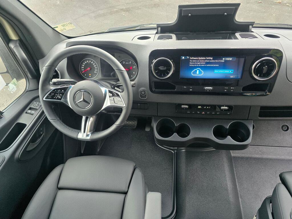 New 2026 Mercedes-Benz Sprinter 2500 image 21