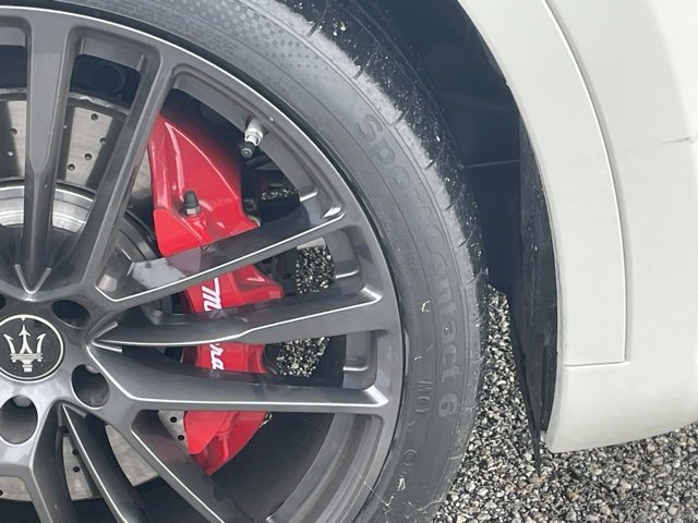 Used 2022 Maserati Levante Trofeo image 13